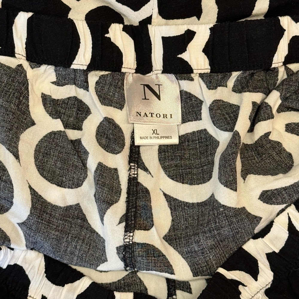 Natori Black and White Floral Print Pajama Pants Size XL, 100% Rayon - Picture 8 of 9
